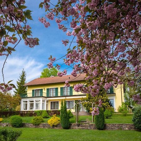 Landhaus Zu Kuerenberg Bergham Bagian luar foto
